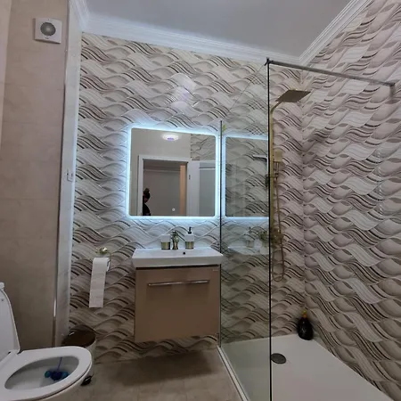 Ella Zigzag Cu Piscina Si Parcare! Navodari